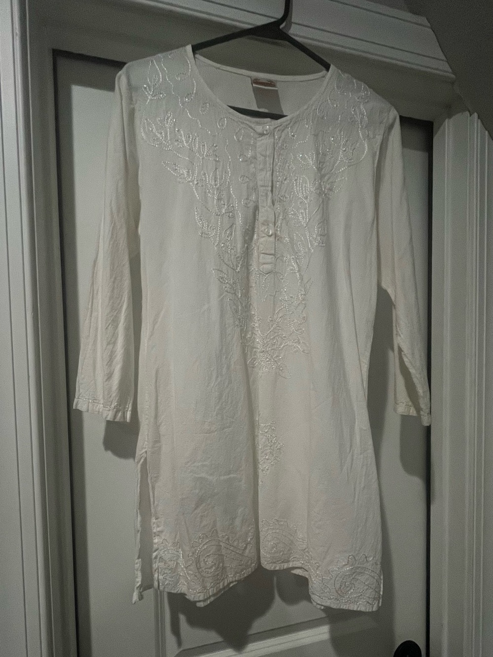 Women’s White Embroidered Tunic Top - Classic Lightweight Style